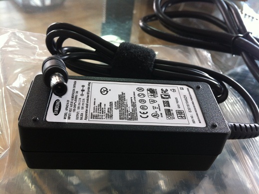Cargador Original Laptop Samsung Mini 19v 2.1 A Punta Aguja