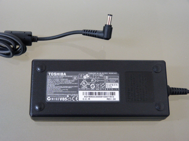 Cargador Original Laptop Toshiba Y Asus Rog Gamer 19v 6.32a CONECTOR 5.5x 2.5mm